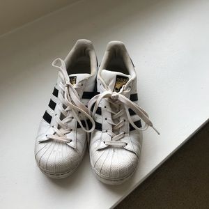 Adidas superstar sneakers women’s size 7